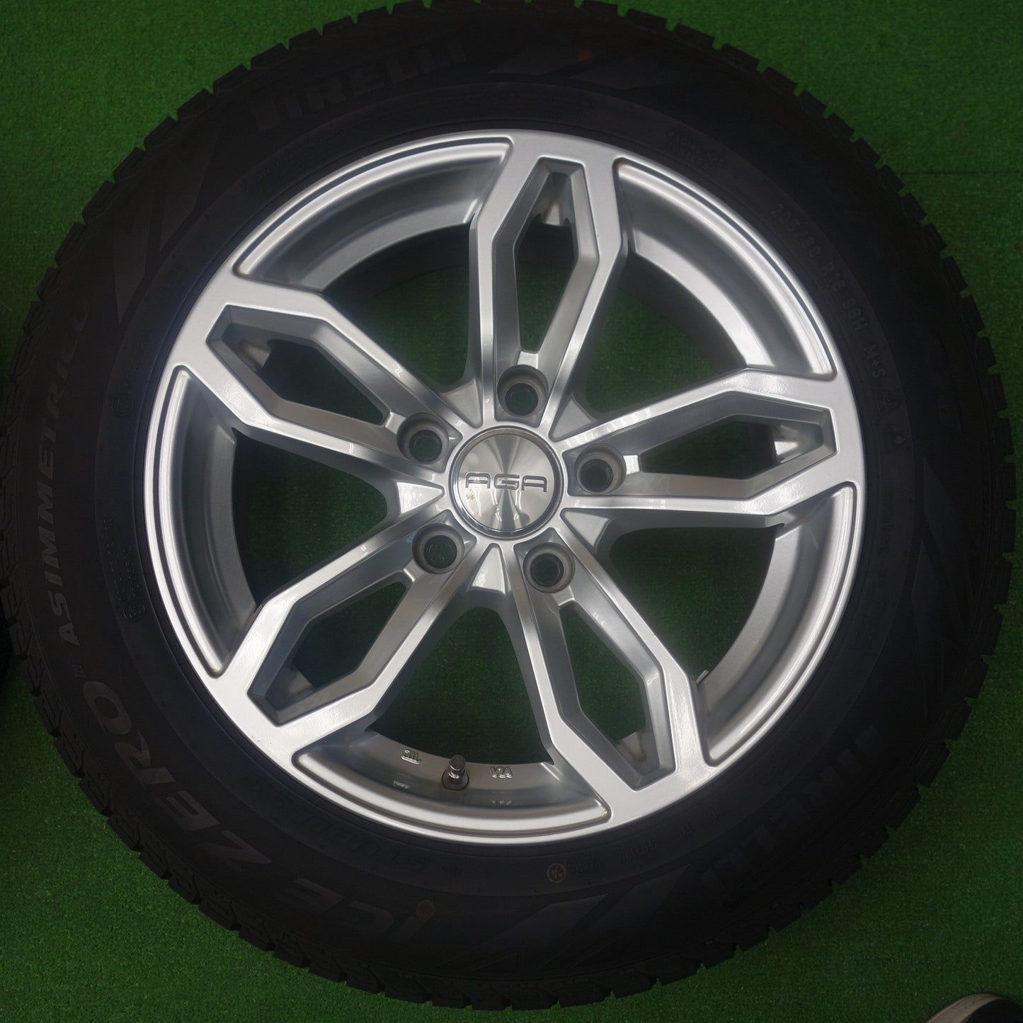 バリ溝！24年！キレイ！9分◎BMW 等 AGA Welt 205/60R16 スタッドレス ピレリ アイスゼロ アシンメトリコ ヴェルト 16インチ PCD120/5H◎6062005KTス