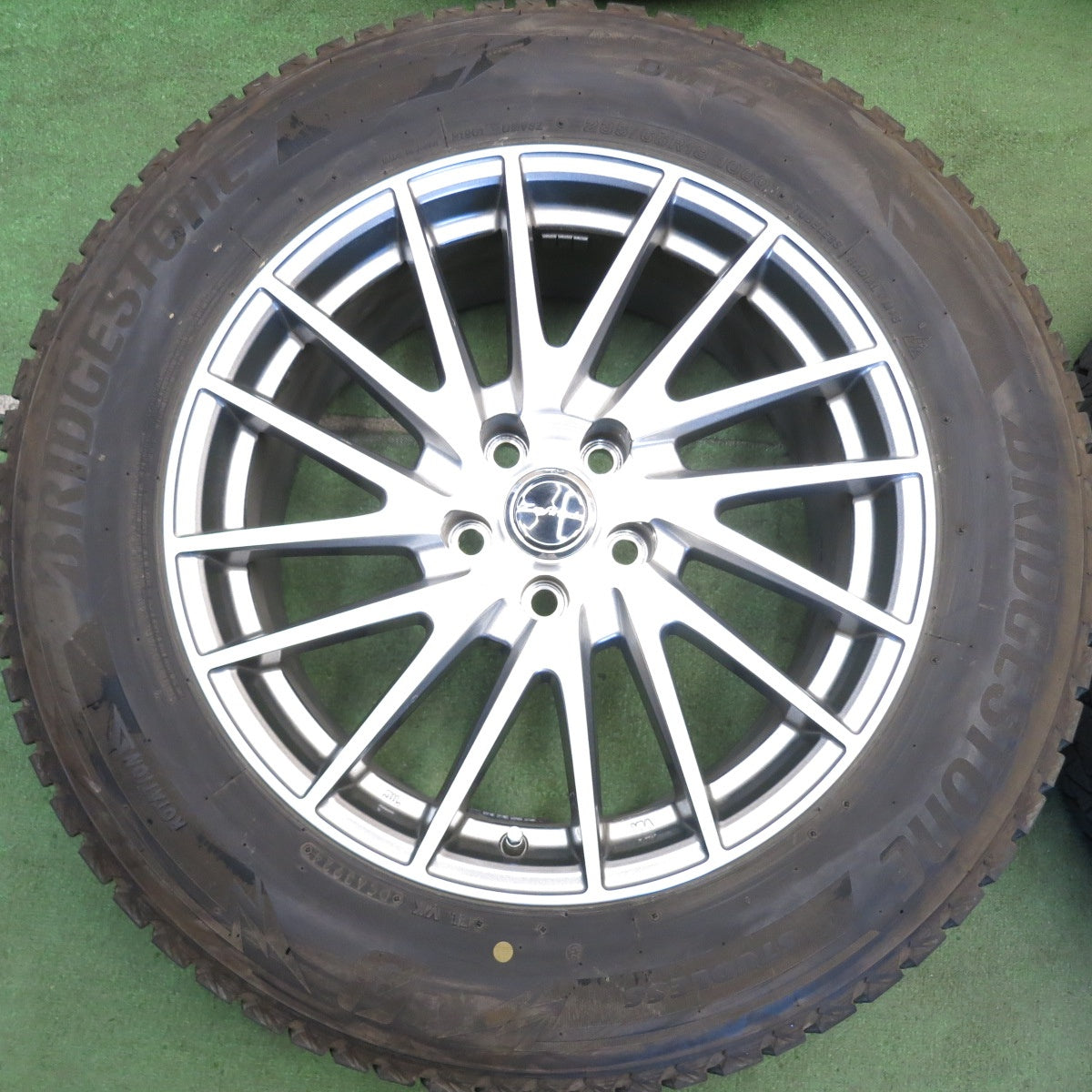 キレイ！24年★スタッドレス 235/65R18 ブリヂストン ブリザック DM-V3 Lefinada レフィナーダ 18インチ PCD114.3/5H★6053107HAス