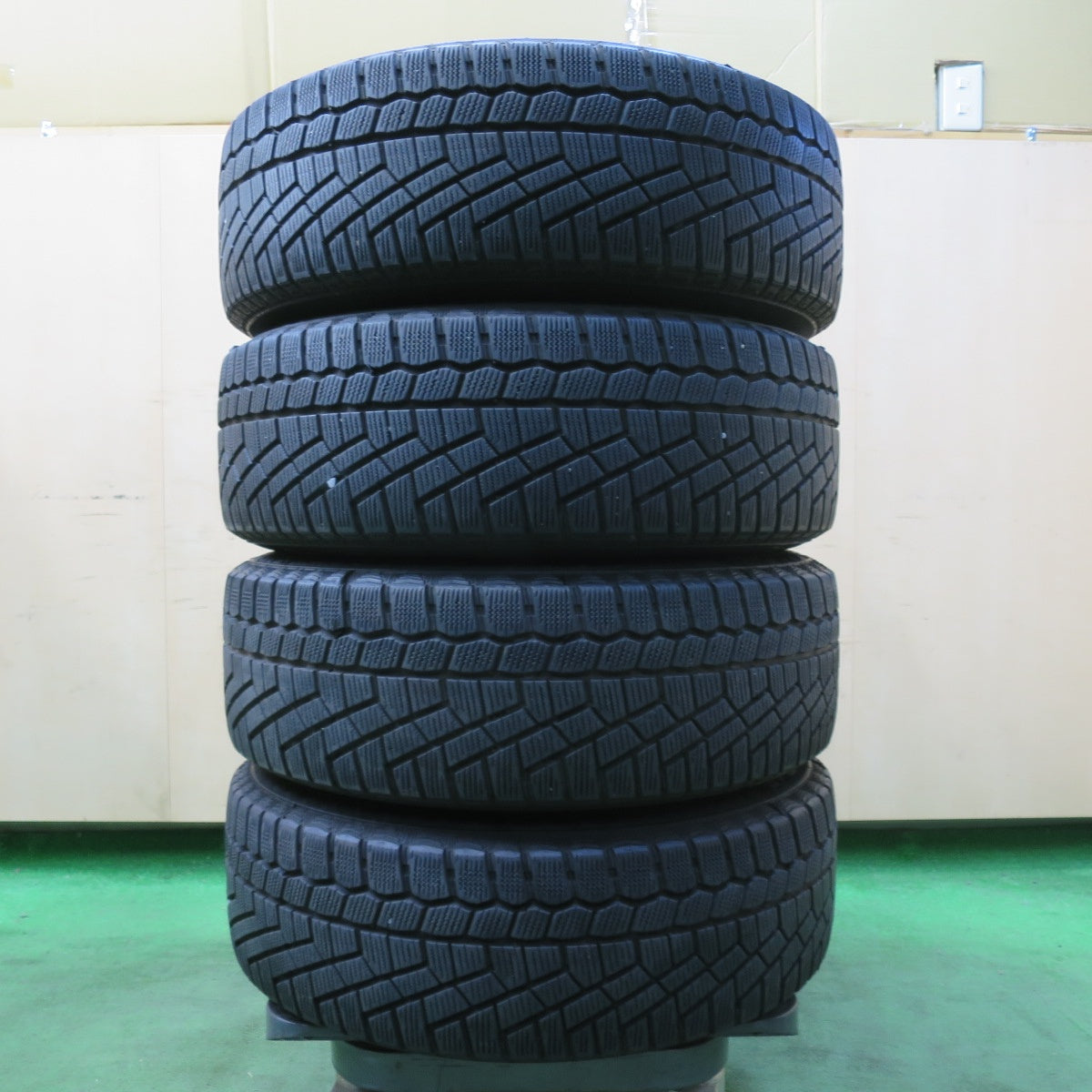 [送料無料] キレイ★アウディ 8X A1 純正 185/60R15 スタッドレス コンチネンタル コンチバイキング コンタクト5 15インチ PCD100/5H★5012509イス
