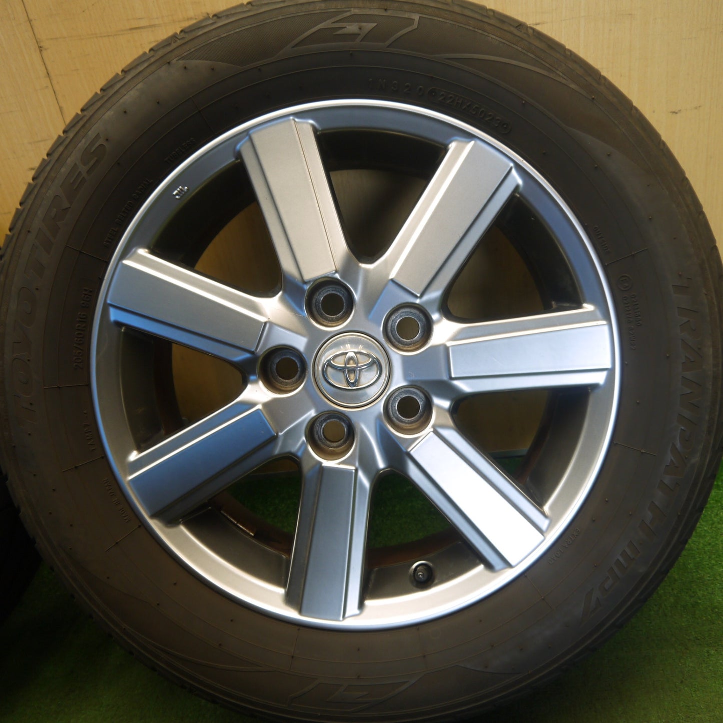 バリ溝！23年！キレイ！8.5分★トヨタ 70系 ノア ヴォクシー 純正 205/60R16 トーヨー トランパス MP7 16インチ PCD114.3/5H★6060104Hノ