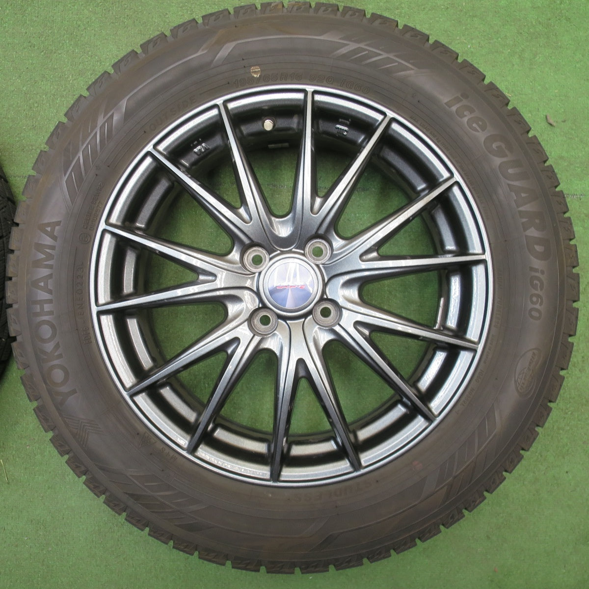 バリ溝！23年！キレイ！9.5分★スタッドレス 195/65R16 ヨコハマ アイスガード iG60 VELVA SPORTZ ヴェルヴァ 16インチ PCD100/4H★6042105NJス