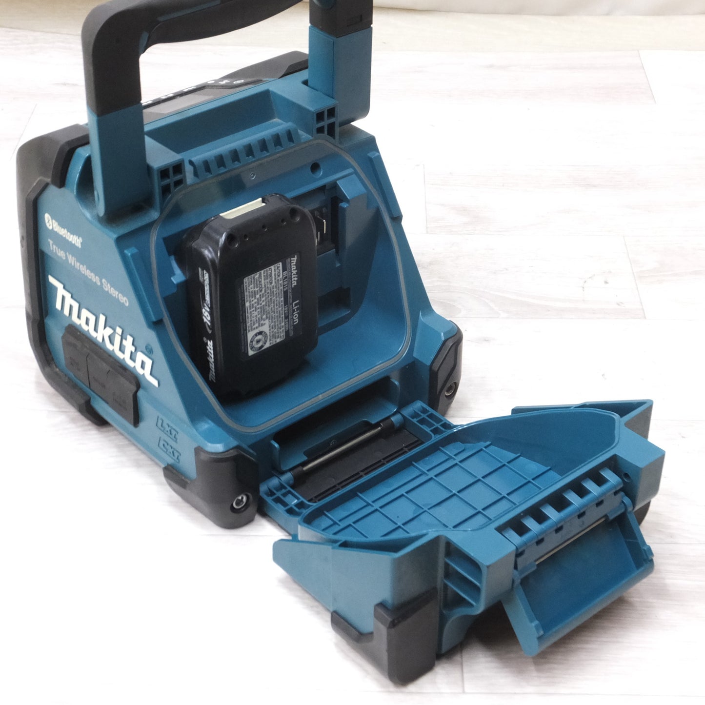 [送料無料] ◆makita マキタ 充電式スピーカー MR203 18V BL1815 バッテリー付き 防塵 防水 Bluetooth◆
