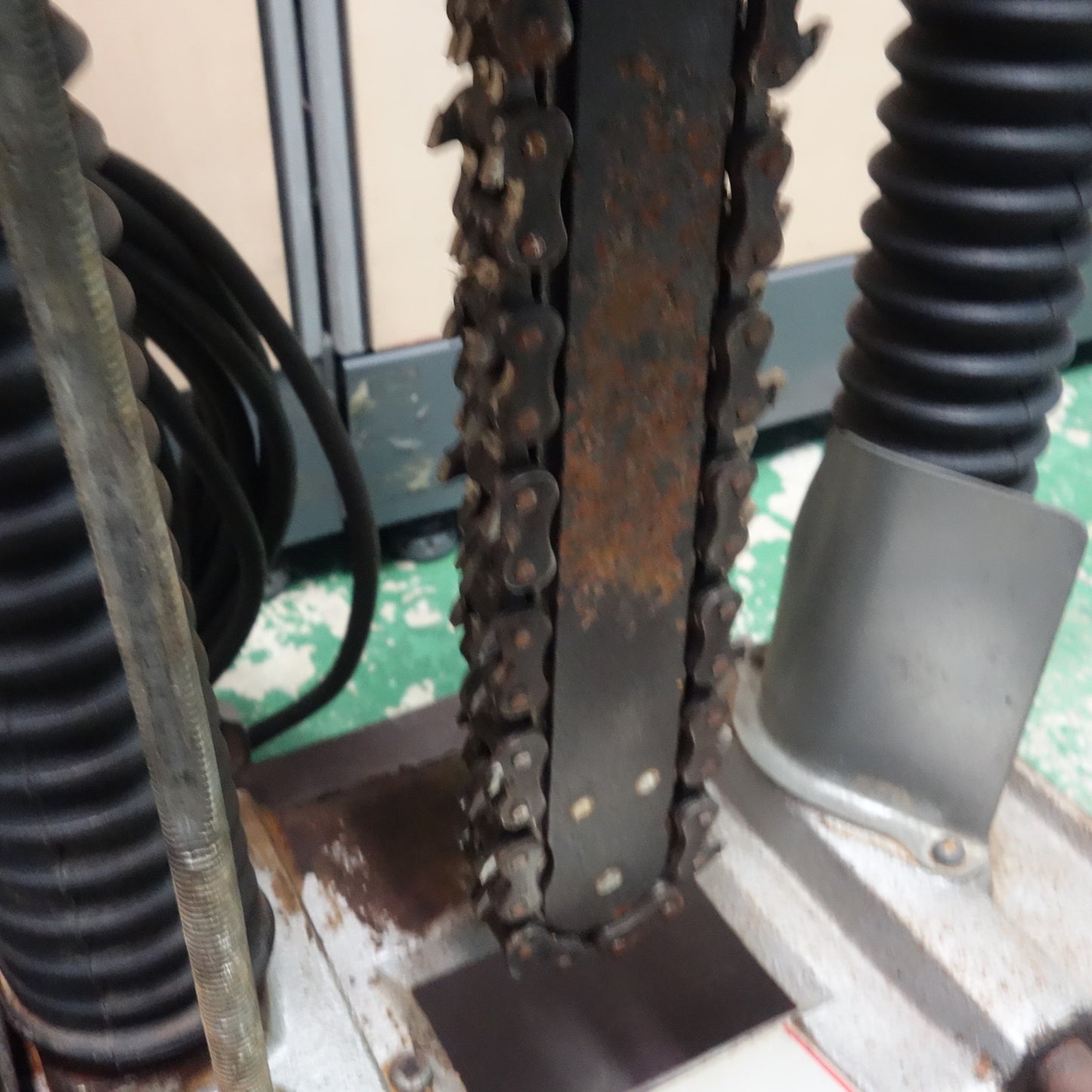 [送料無料] ☆マキタ チェーン のみ 100V 7100-B ノミ 鑿 木工 切断 穴あけ 電動 工具☆