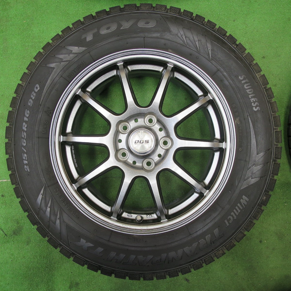 バリ溝！21年！キレイ！9.5分以上★スタッドレス 215/65R16 トーヨー ウインター トランパス TX D.O.S. DOS 16インチ PCD114.3/5H★5062001TTス