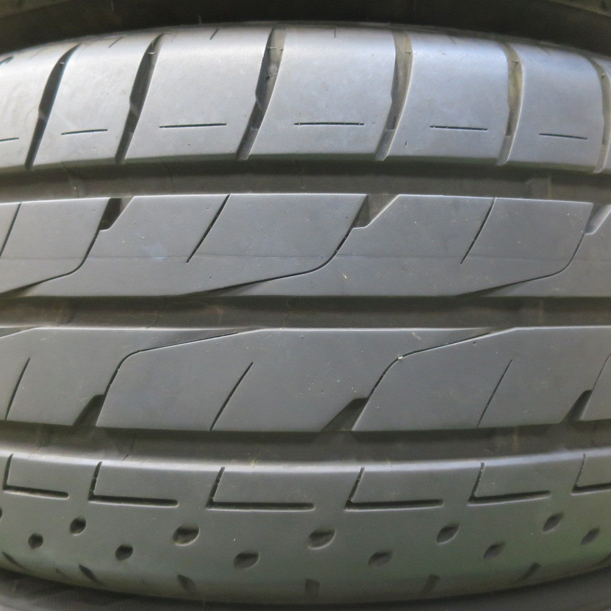 バリ溝！24年！9.5分★トヨタ 20系 ヴェルファイア アルファード 純正 235/50R18 ブリヂストン LUFT RV2 18インチ PCD114.3/5H★6050402イノ
