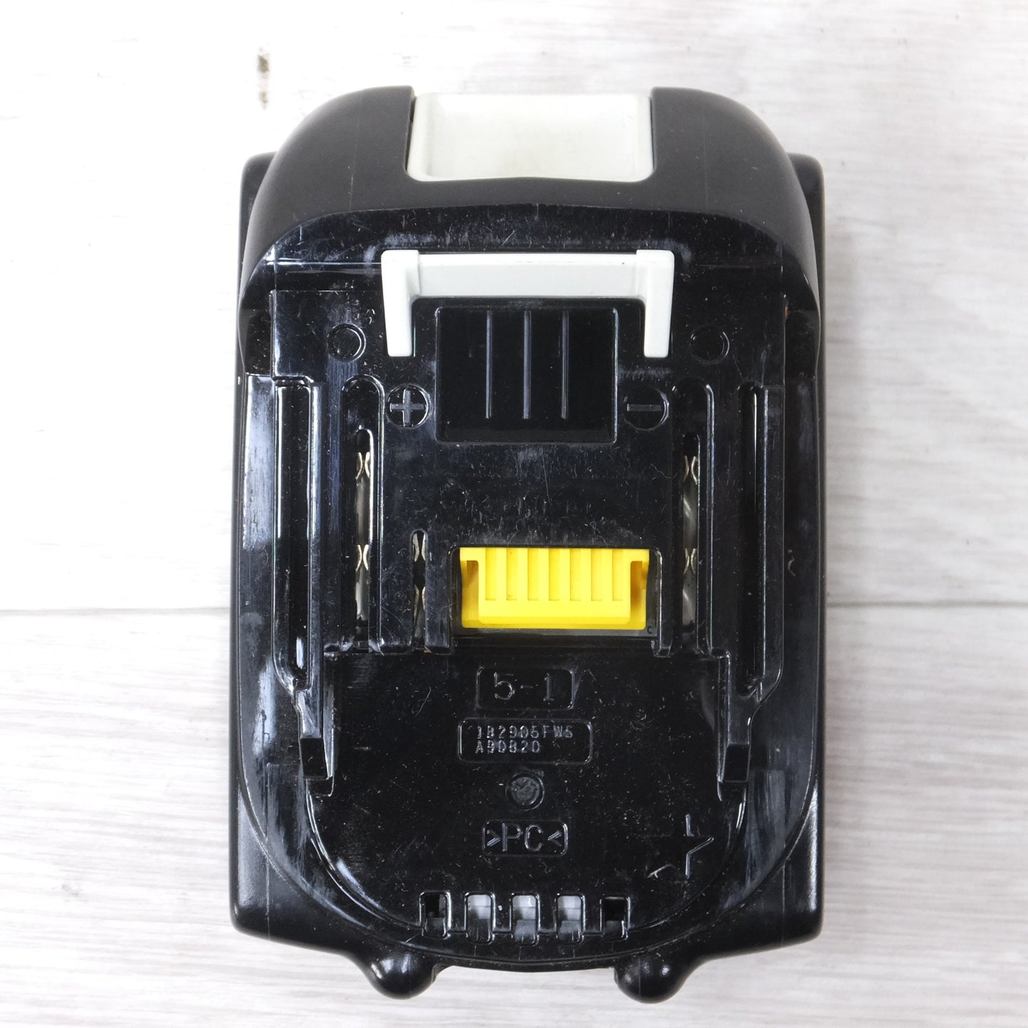 [送料無料] キレイ◆マキタ リチウム イオン バッテリー BL1830B スライド式 DC18V 3.0Ah◆