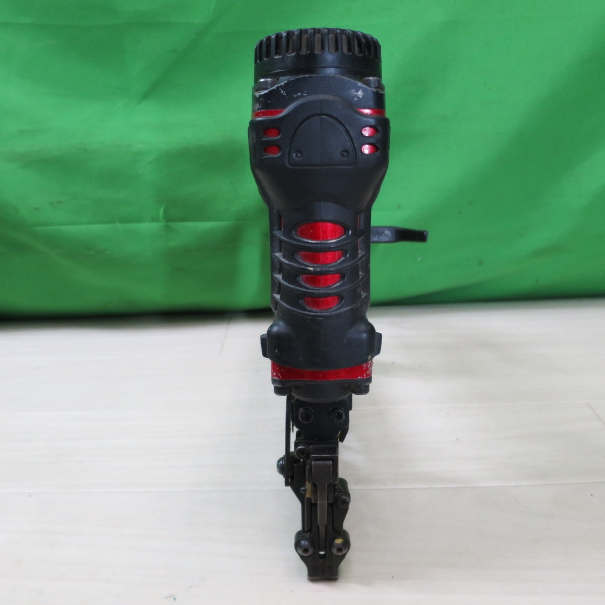 [送料無料] ☆マキタ 高圧 フロア タッカ エアダスタ付 フロア用 ステープル 4MA線 AT450HA ケース付き エア 工具☆