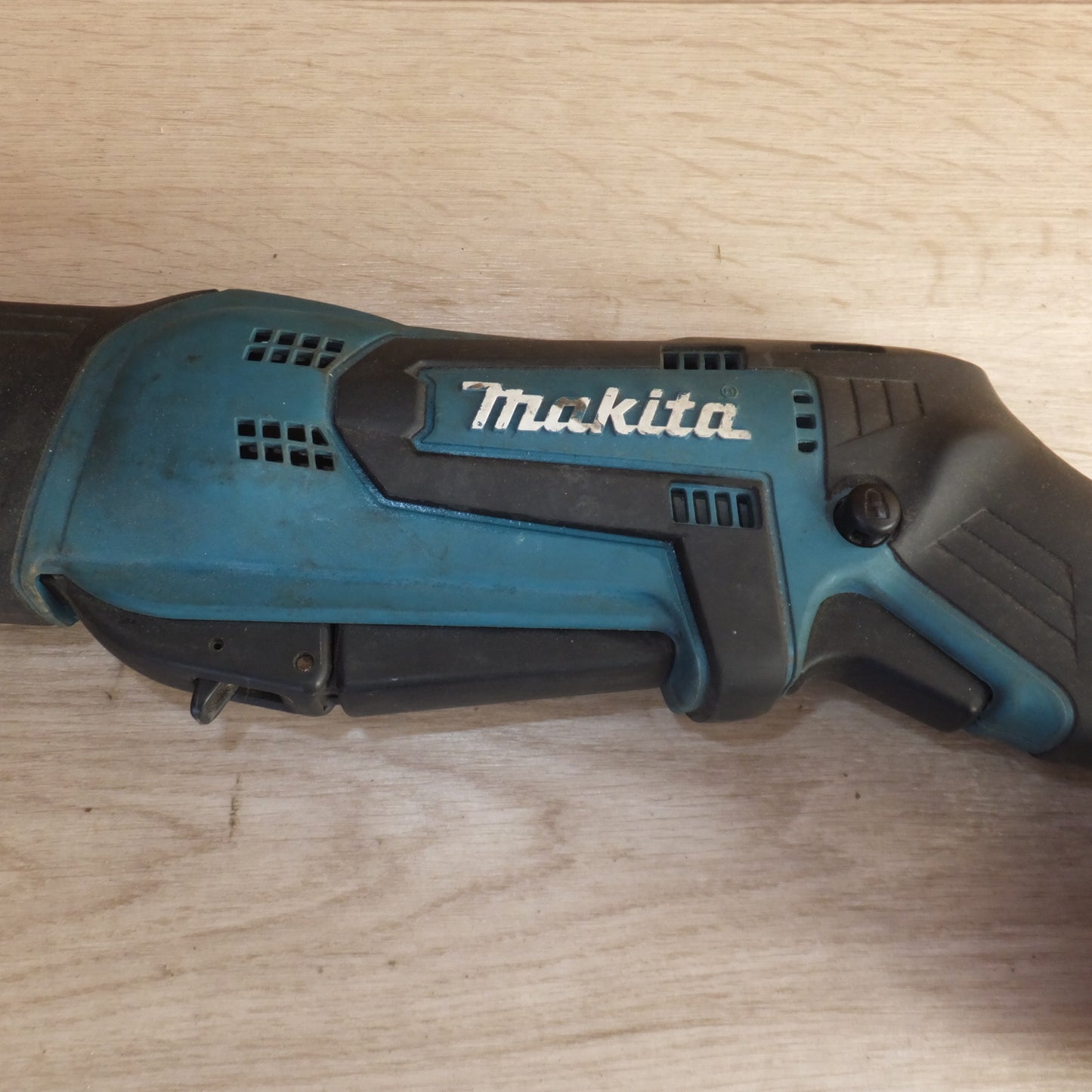 [送料無料] ★マキタ makita 充電式レシプロソー JR184D 18V 本体のみ★