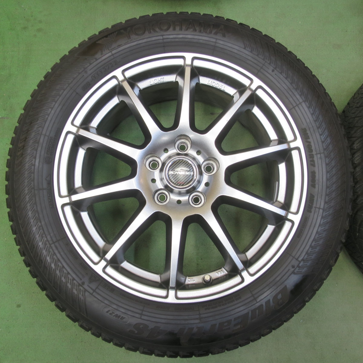 バリ溝！22年！キレイ！8.5分★215/60R17 ヨコハマ BluEarth-4S AW21 オールシーズン SCHNEIDER MiD シュナイダー 17インチ PCD114.3/5H★6040806イノ