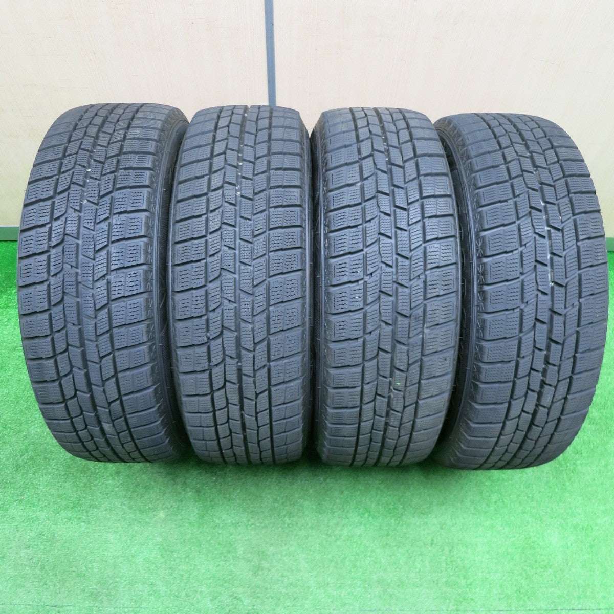 [送料無料] バリ溝！20年！キレイ！9.5分以上★スタッドレス 215/60R17 グッドイヤー アイスナビ6 V.E.X. VEX 17インチ PCD114.3/5H★4092206NJス