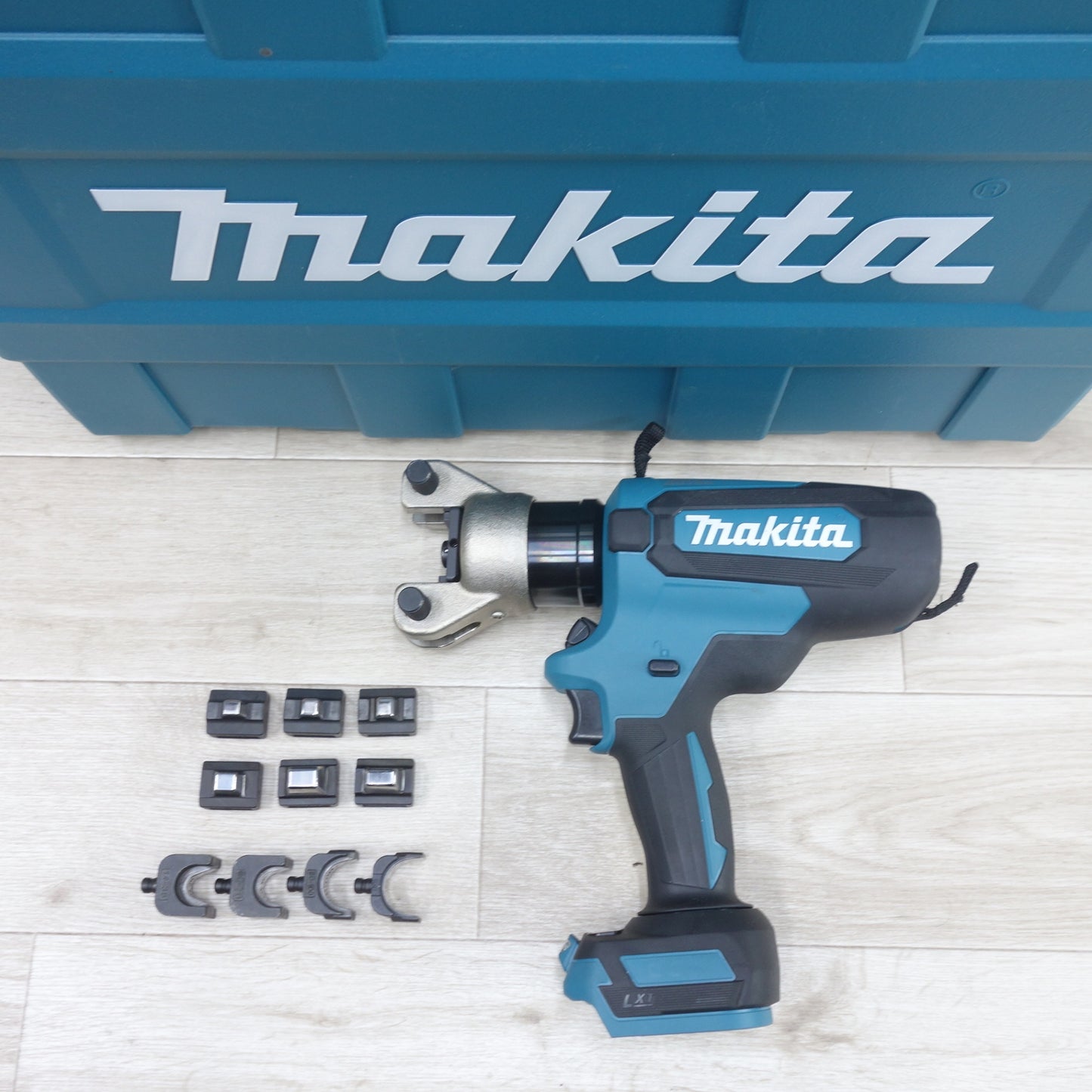 [送料無料] 美品！付属品付き◆マキタ 充電式 圧着機 TC300D 電動 工具 コードレス 18V makita 本体のみ◆