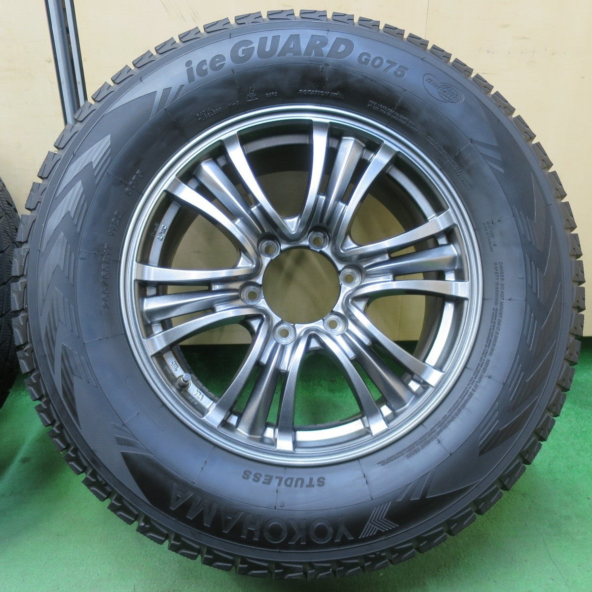 バリ溝！21年！キレイ！9.5分★スタッドレス 265/65R17 ヨコハマ アイスガード G075 TOPY BAZALT-X TYPE2 FACE-C 17インチ PCD139.7/6H★5032208イス