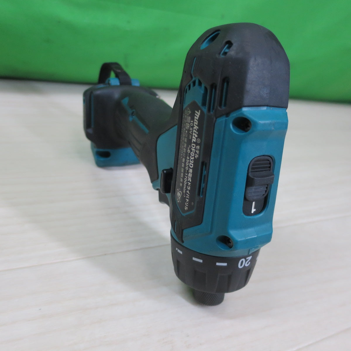 [送料無料] ☆マキタ 充電式 ドライバ ドリル 10.8V DF033D 本体のみ 電動 工具☆