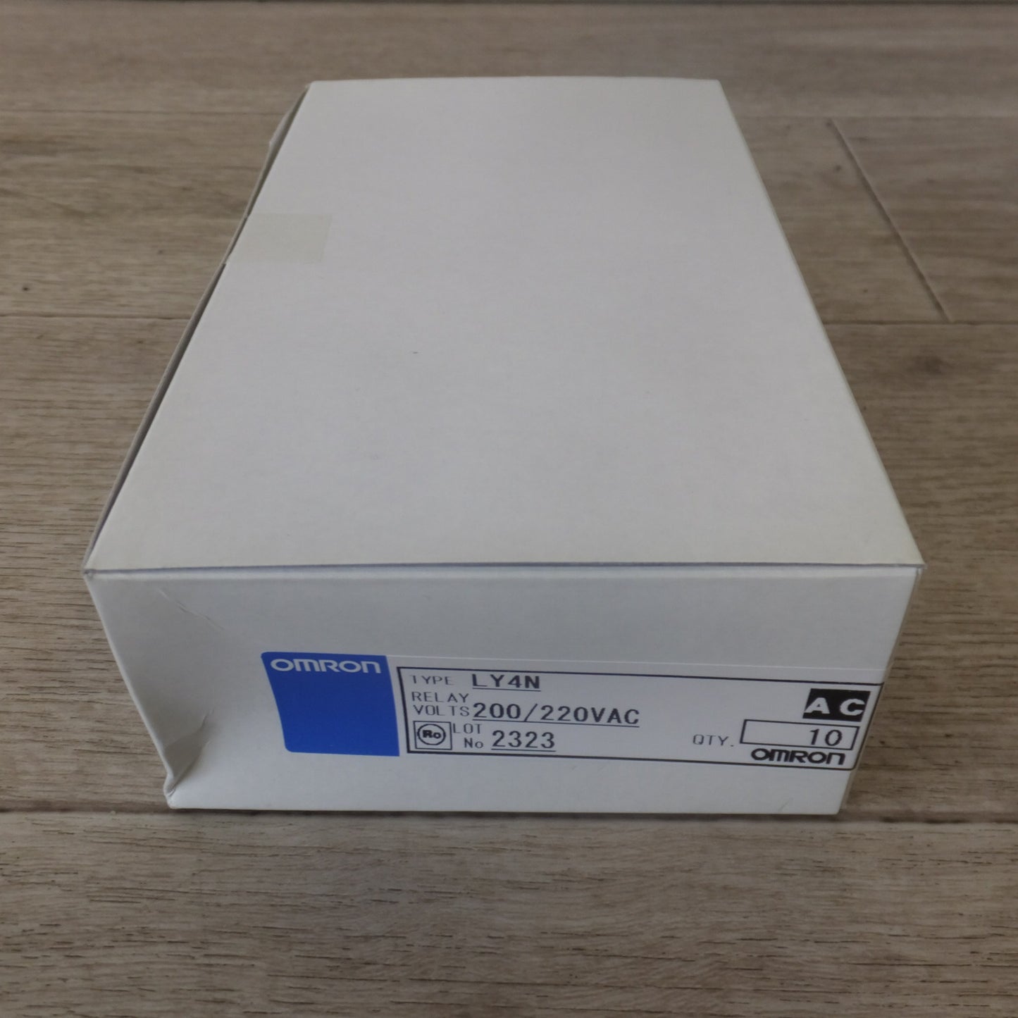 ●複数在庫有●[送料無料] 未使用★オムロン OMRON バイパワーリレー LY4N 200/220VAC 10個入 1箱★