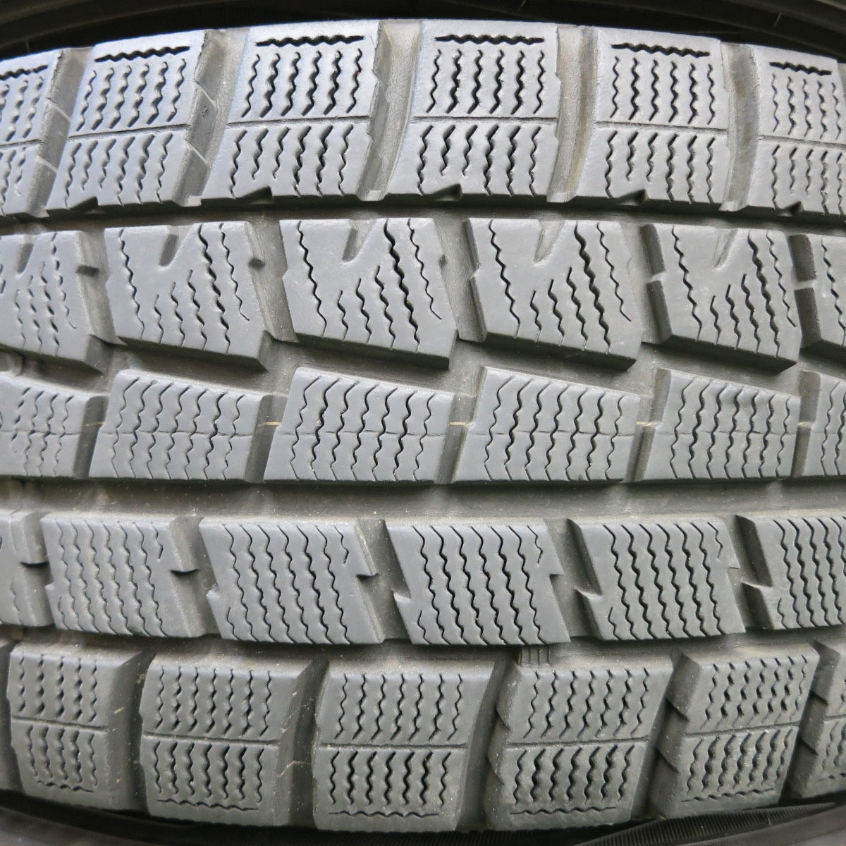 *送料無料* バリ溝！キレイ！9.5分★スタッドレス 215/60R16 ダンロップ ウインターマックス WM01 SCHNEIDER シュナイダー PCD114.3/5H★4042803イス