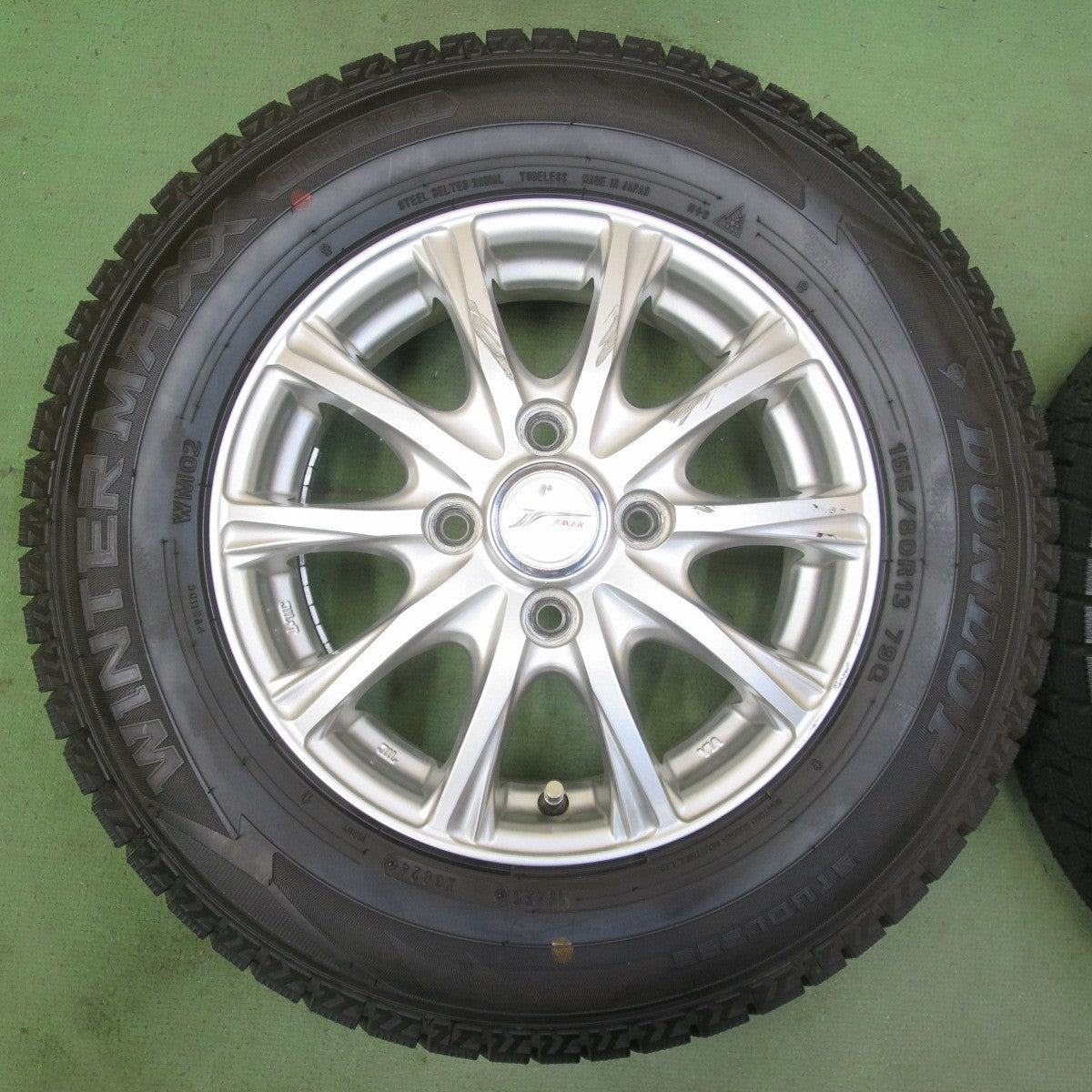 バリ溝！24年！キレイ！ほぼ10分★スタッドレス 155/80R13 ダンロップ ウインターマックス WM02 JOKER ジョーカー 13インチ PCD100/4H★6052910イス