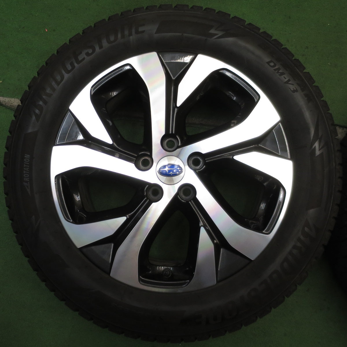 バリ溝！22年！キレイ！9.5分★スバル レガシィ アウトバック 純正 225/60R18 スタッドレス ブリヂストン ブリザック DM-V3 18インチ PCD114.3/5H★5081108NJス