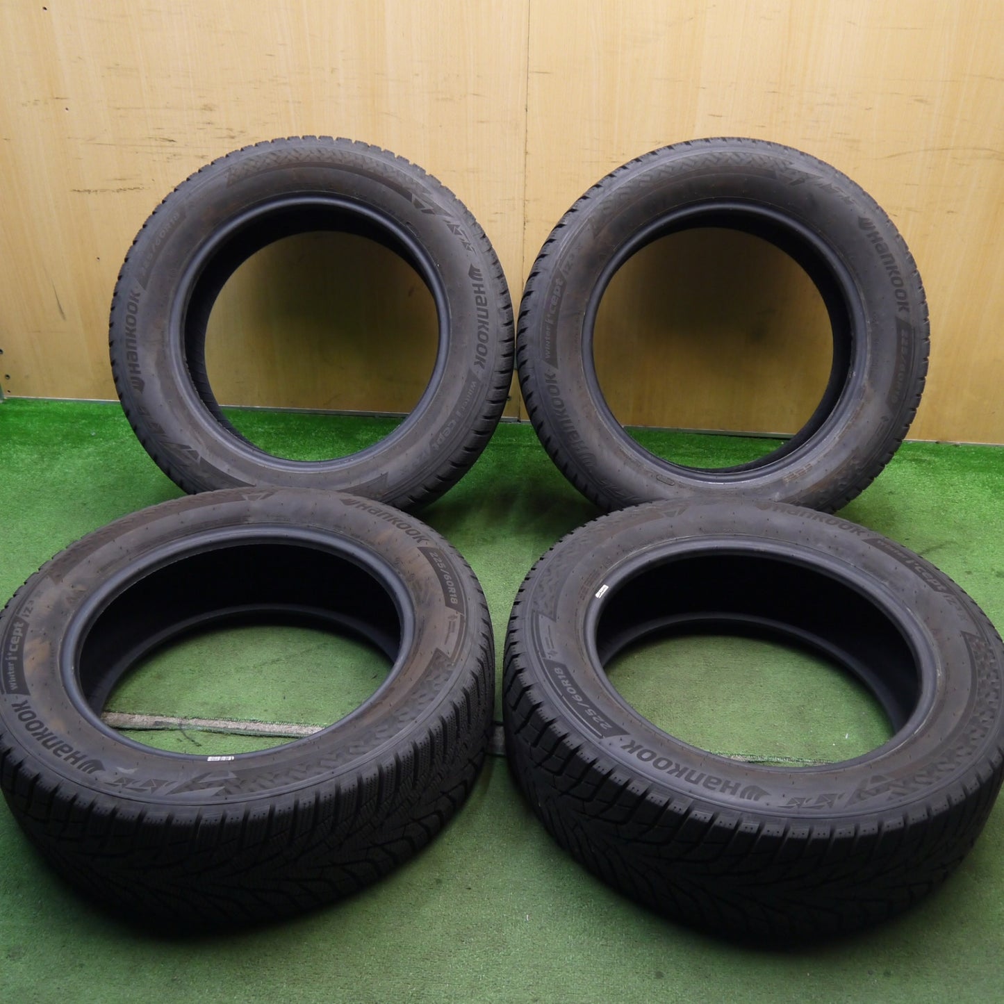 バリ溝！24年！9.5分以上★スタッドレス 225/60R18 ハンコック ウインター アイセプト IZ3X タイヤ 18インチ 40系 アルファード ヴェルファイア 等★5081810Hスタ
