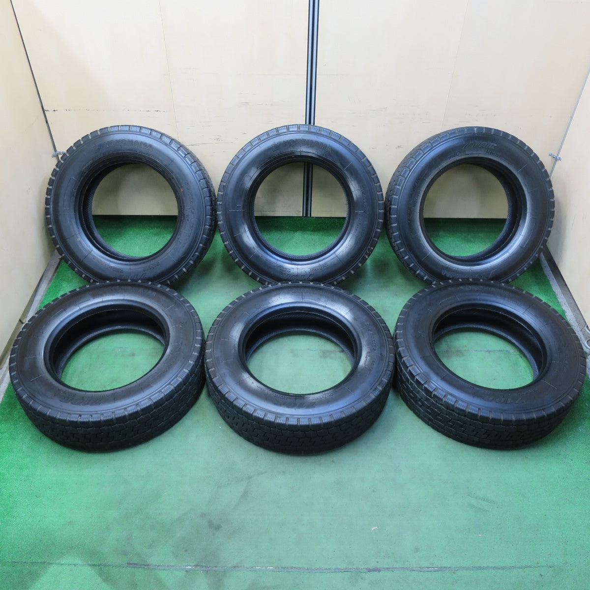 バリ溝！21年！ほぼ10分！6本★トラック タイヤ 215/70R17.5 123/121J ヨコハマ 710R 17.5インチ ミックス オールシーズン★5061005イスタ