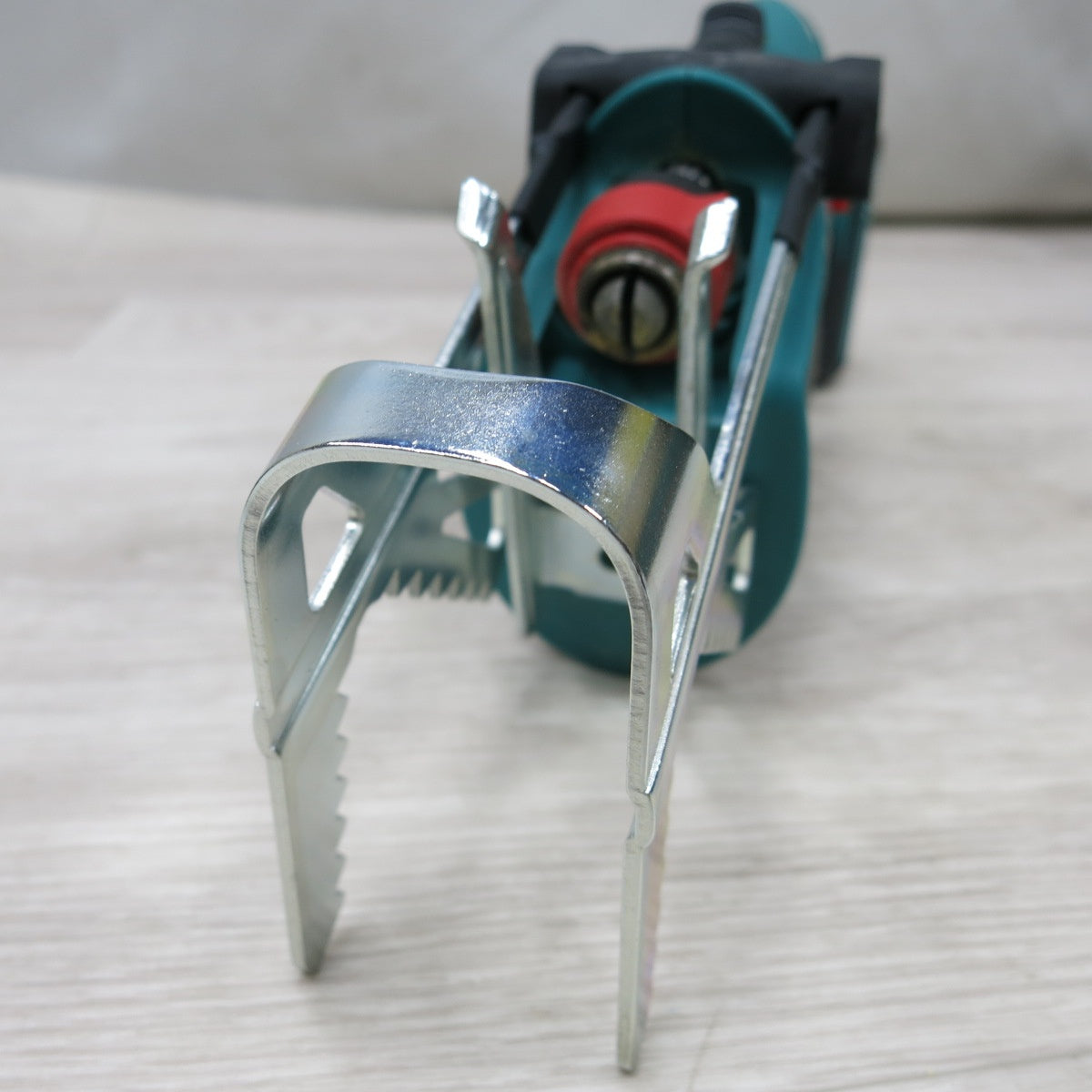 [送料無料] キレイ◆BOSCH ボッシュ コードレスガーデンソー Keo バッテリー 充電器付き 電動のこぎり 電動工具◆