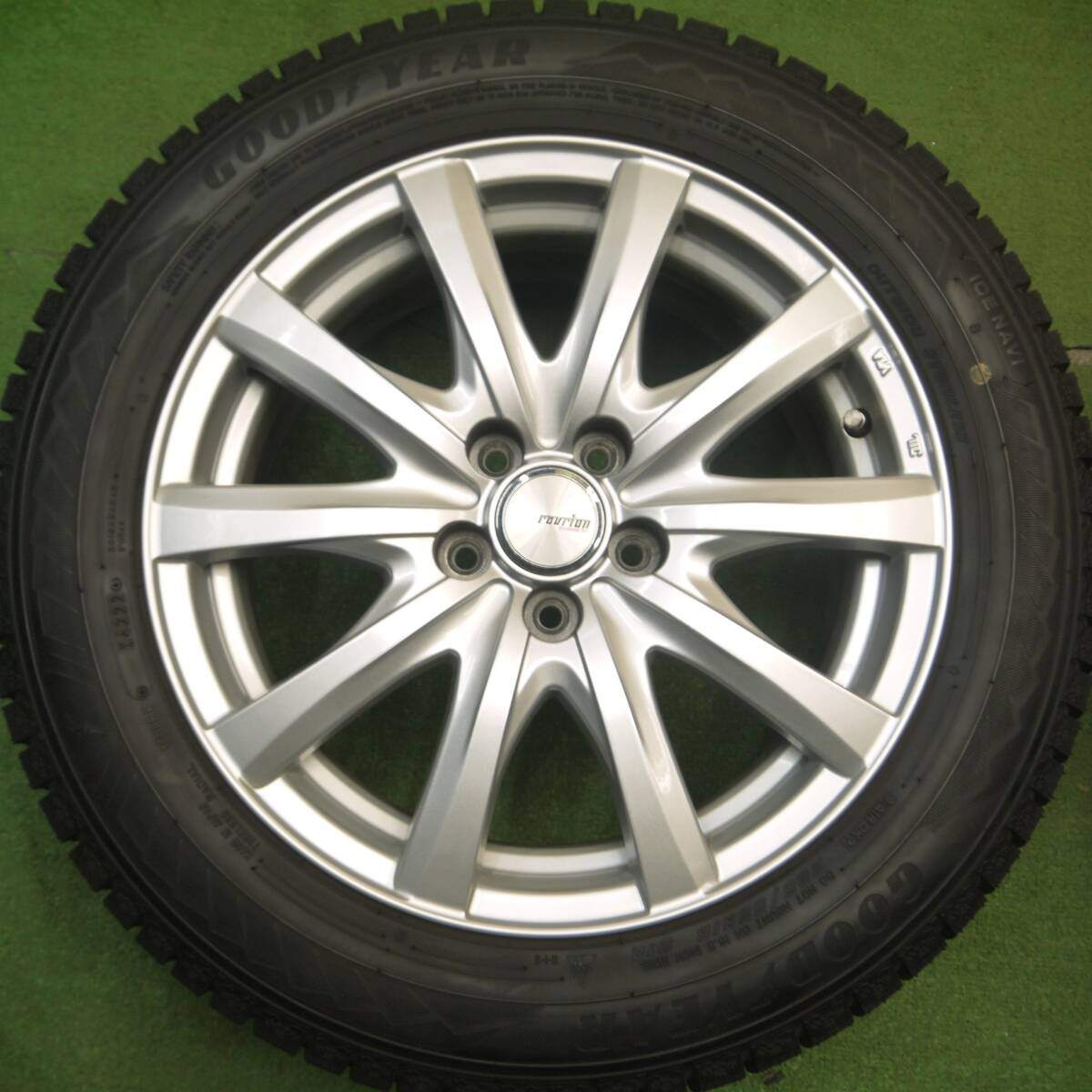 バリ溝！22年！キレイ！9.5分★プリウス 等 205/55R16 スタッドレス グッドイヤー アイスナビ8 ravrion RS01 ラブリオン 16インチ PCD100/5H★5030303Hス
