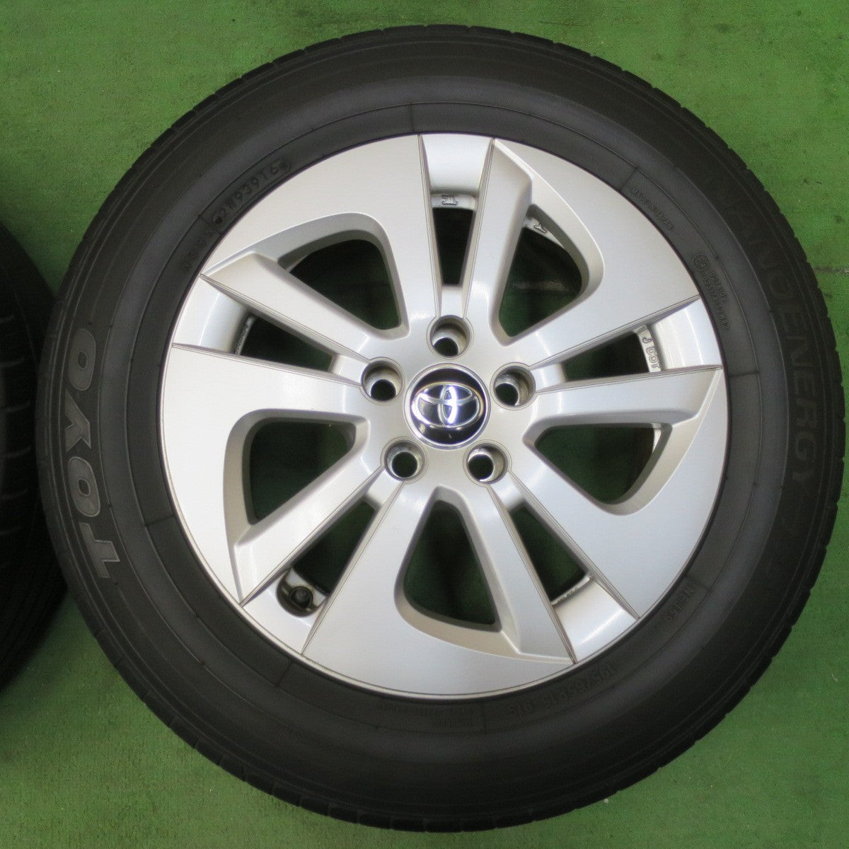 [送料無料] キレイ★トヨタ 50系 プリウス 純正 195/65R15 トーヨー ナノエナジー J59 15インチ PCD100/5H★5022115イノ