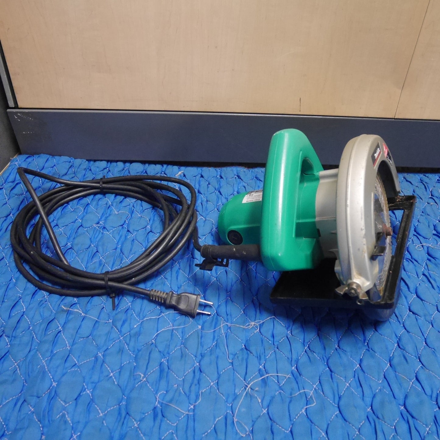 [送料無料] ☆マキタ 7型 マルノコ M580 電動 工具 切断機 丸のこ 丸ノコ 丸鋸 100V makita 木工用 コード式☆