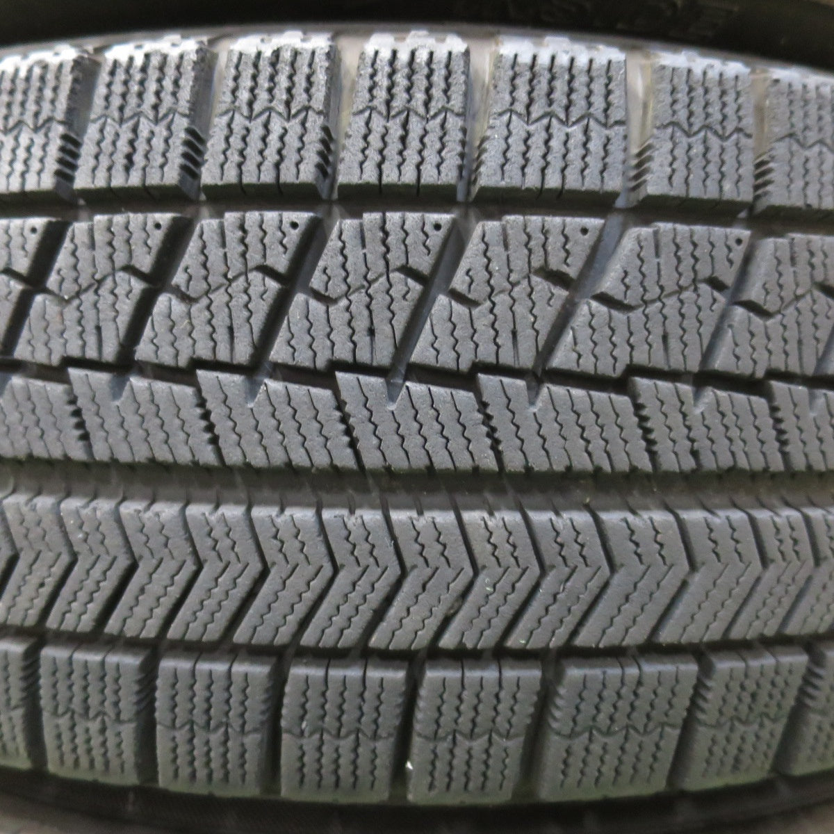 バリ溝！8.5分★スタッドレス 185/65R15 ブリヂストン ブリザック VRX ECO FORME エコフォルム 15インチ PCD100/4H★5120609イス