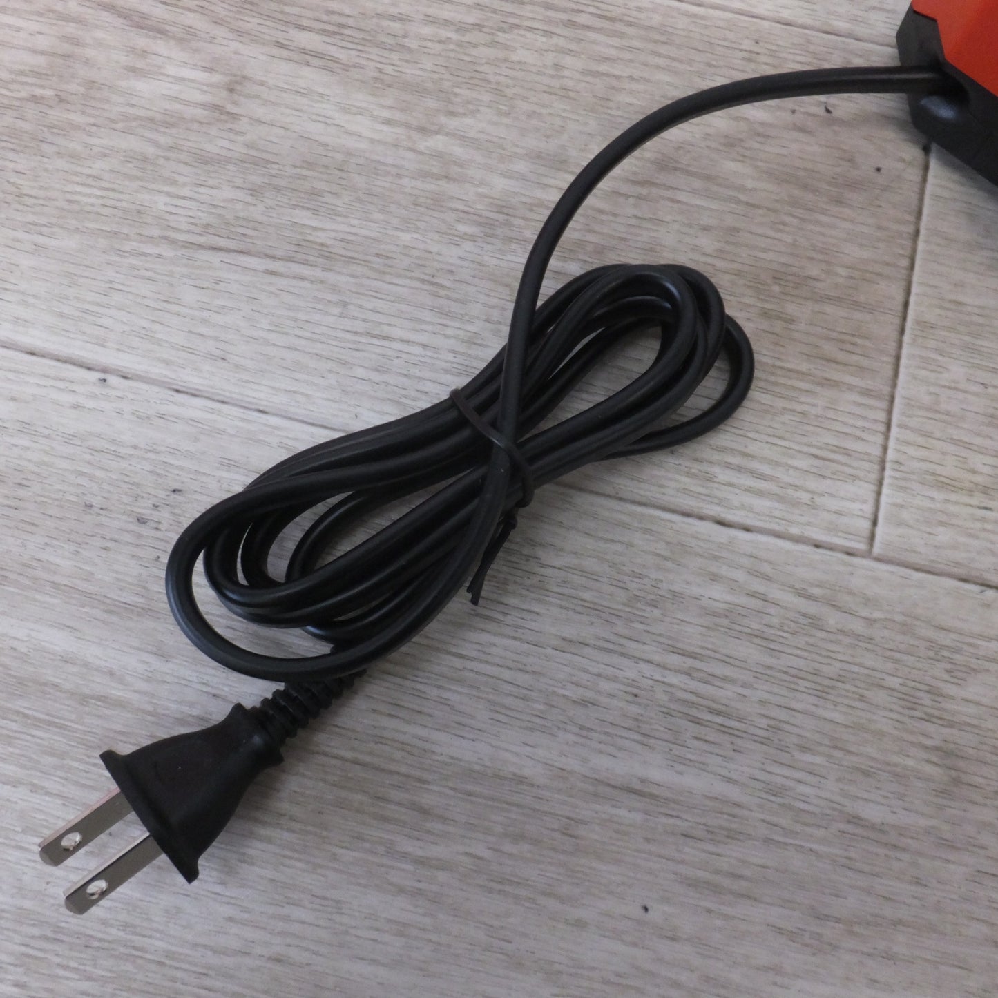 [送料無料] 未使用★ヒルティ HILTI 充電器 1x BATTERY CHARGER C 8-22 2260053　Nuron高性能充電器★