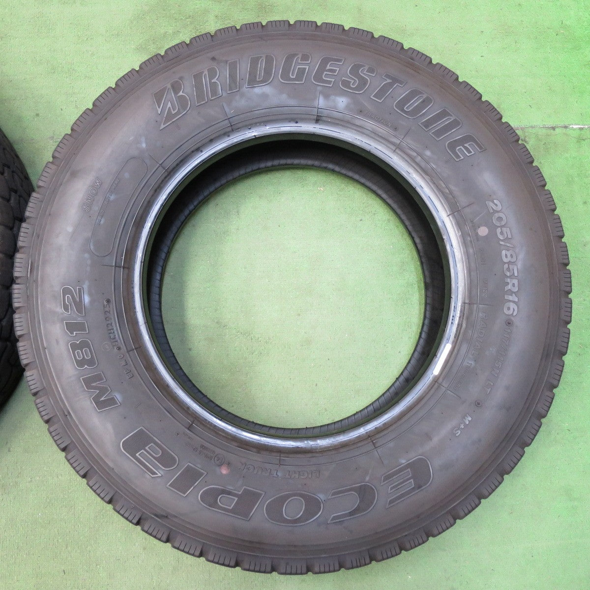 バリ溝！25年！9.5分★トラック タイヤ 205/85R16 117/115N ブリヂストン エコピア M812 ミックス オールシーズン 16インチ★5101002イスタ