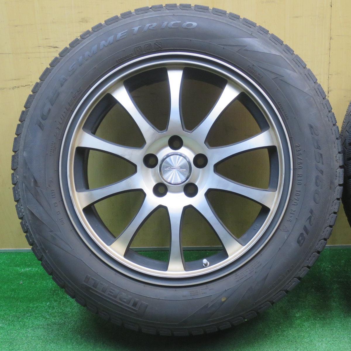 バリ溝！8.5分★アウディ Q5 等 ACE DESIGN 235/60R18 スタッドレス ピレリ アイスアシンメトリコ 18インチ PCD112/5H★5111701NJス