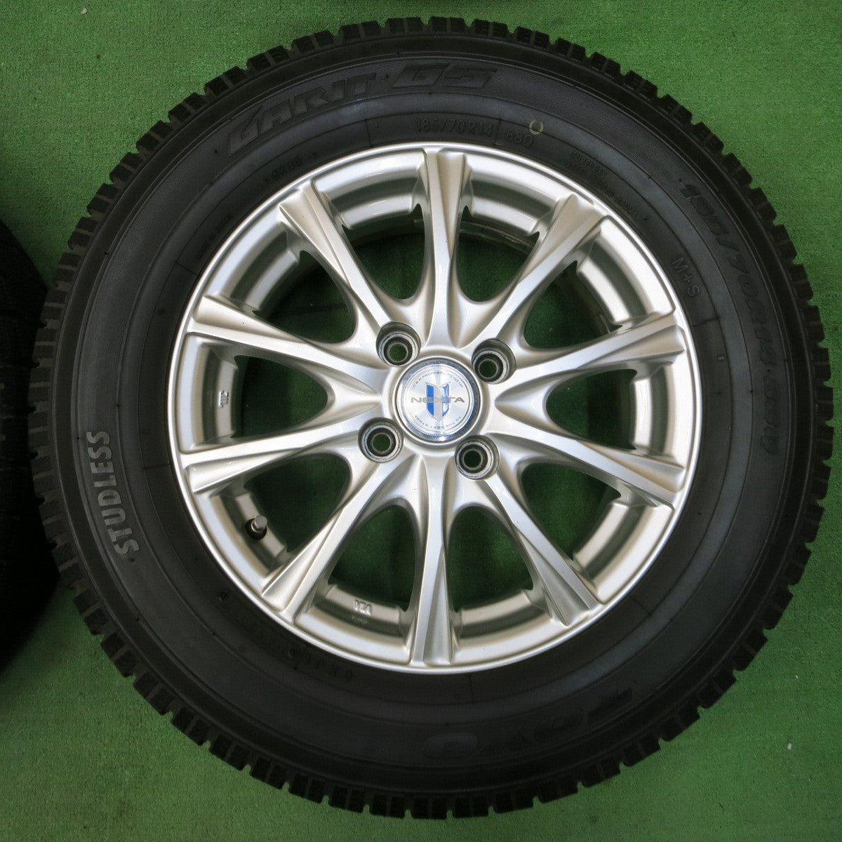 *送料無料* バリ溝！キレイ！9.5分★スタッドレス 185/70R14 トーヨー ガリット G5 NEXTA ネクスタ 14インチ PCD100/4H★4052402イス