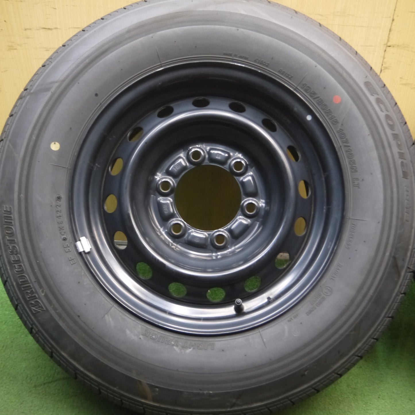 *送料無料* 新車外し！22年★トヨタ ハイエース 純正 スチール 195/80R15 107/105N ブリヂストン エコピア RD613 PCD139.7/6H★4052712Hノ