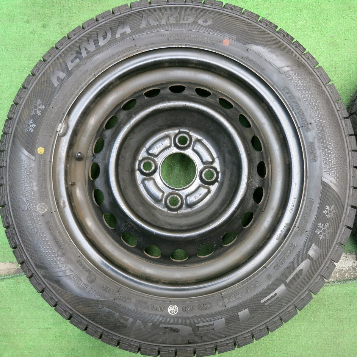 バリ溝！24年！9.5分以上★スタッドレス 175/65R14 ケンダ KR36 アイステック ネオ スチール 14インチ PCD100/4H★5062806HAス