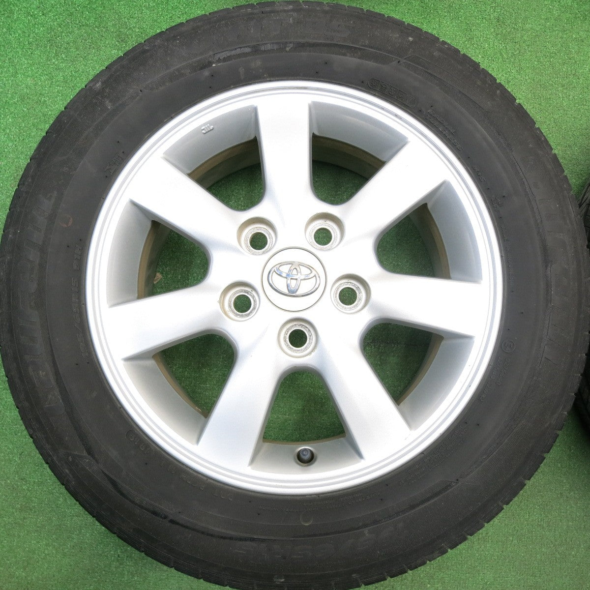 キレイ★トヨタ アイシス 純正 195/65R15 ラウフェン G FIT as 15インチ PCD114.3/5H★6010812HAノ
