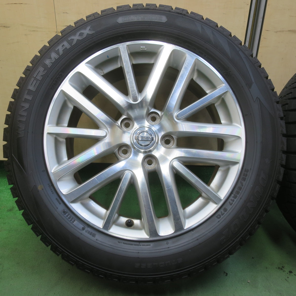 バリ溝！22年！ほぼ10分◎日産 Y50 フーガ 純正 225/55R17 スタッドレス ダンロップ ウインターマックス WM02 17インチ PCD114.3/5H◎6072601イス