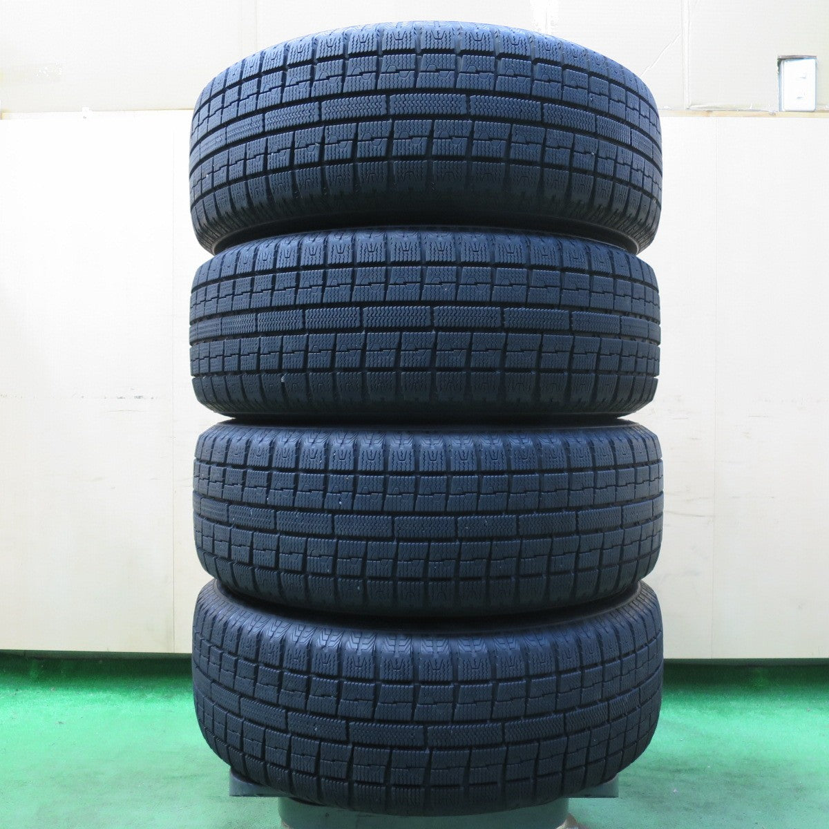 [送料無料] バリ溝！キレイ！9分★プリウス等 195/65R15 スタッドレス トーヨー ガリット G5 SIBILLA NEXT W5 シビラ 15インチ PCD100/5H★4103105イス