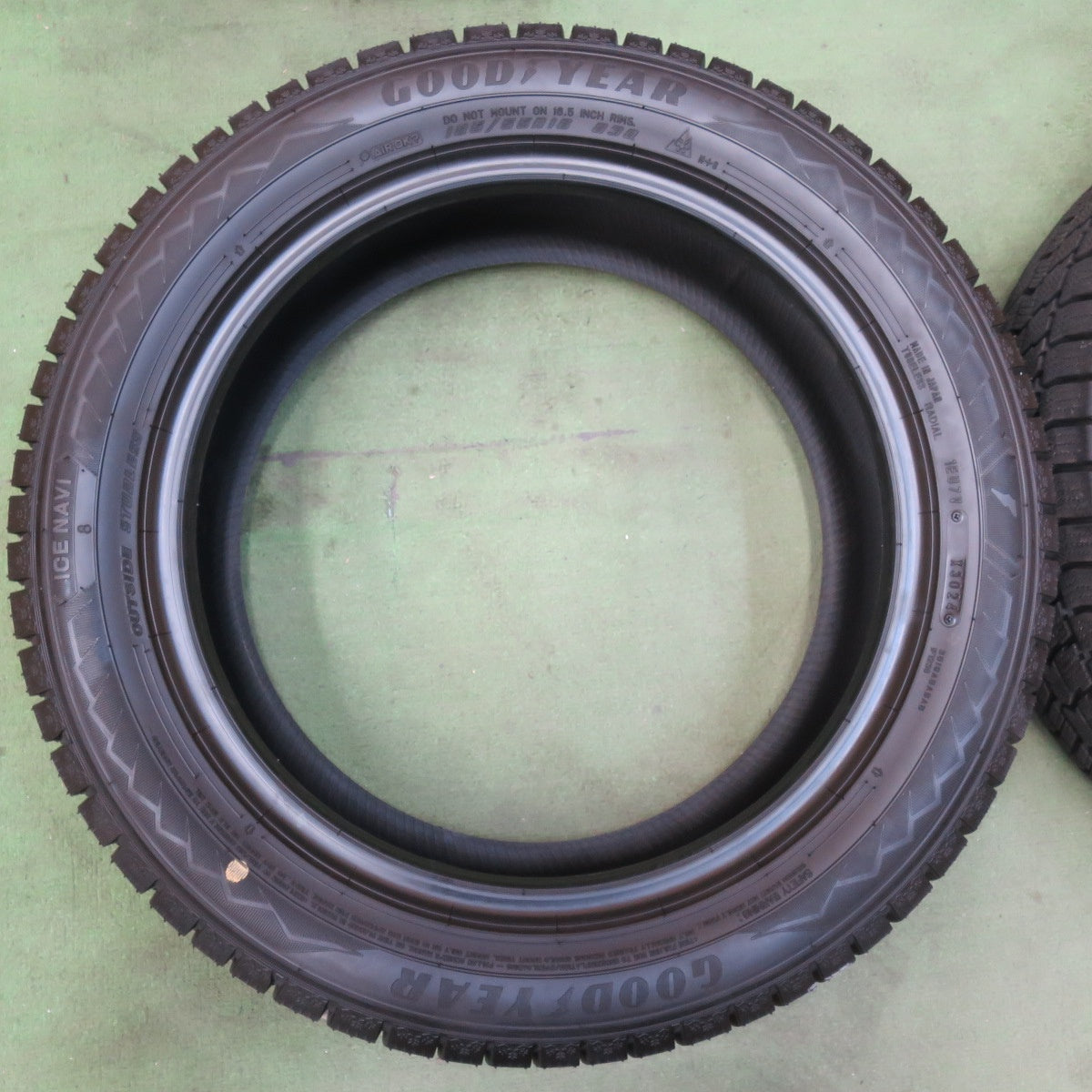 バリ溝！24年！ほぼ10分★スタッドレス 185/55R16 グッドイヤー アイスナビ8 タイヤ 16インチ ヤリス カローラ フィット 等★5110309イスタ