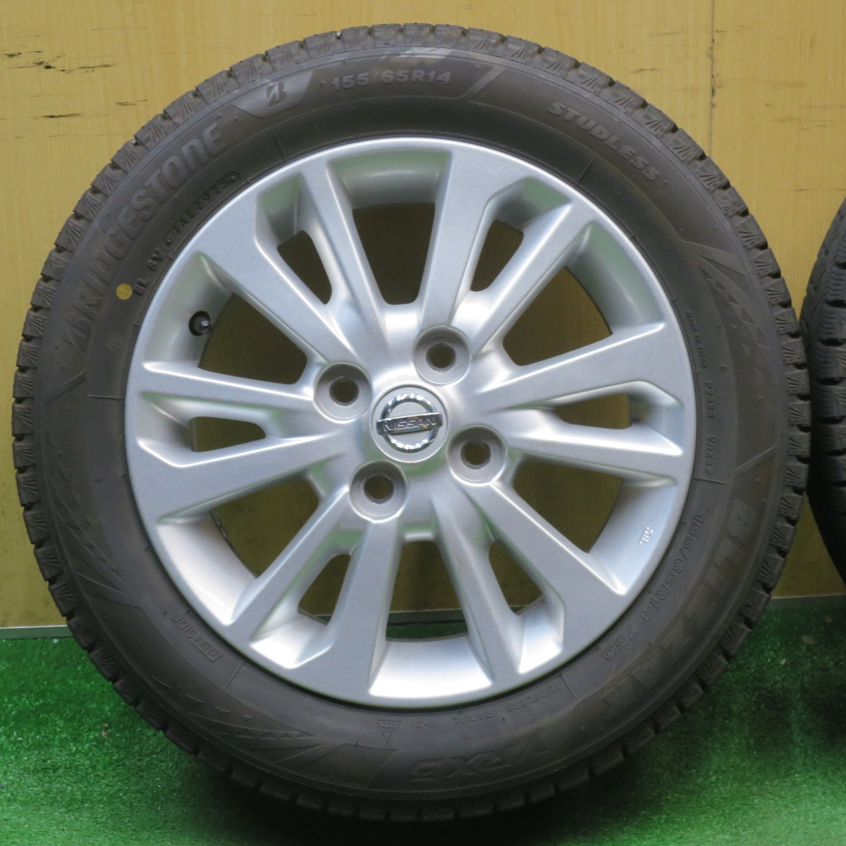 バリ溝！25年！キレイ！9.5分以上★日産 デイズ ルークス 三菱 ek 純正 155/65R14 スタッドレス ブリヂストン ブリザック VRX3 14インチ PCD100/4H★6040602NJス
