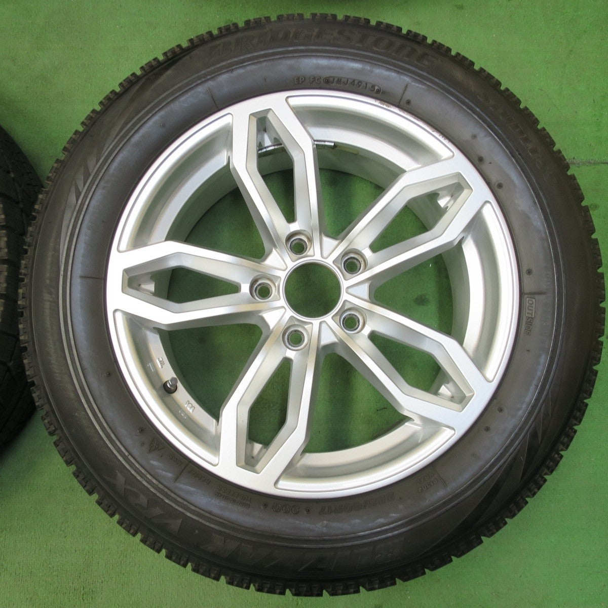 バリ溝！8.5分★BMW 等 AGA Welt TAS 225/60R17 スタッドレス ブリヂストン ブリザック VRX 17インチ ヴェルト PCD120/5H★5022706イス