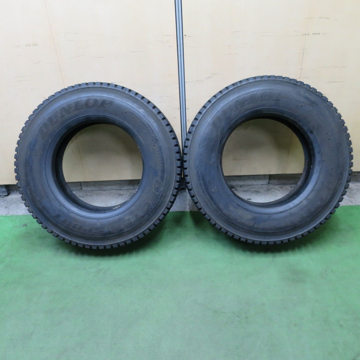 バリ溝！23年！9分！2本◎トラック タイヤ 225/80R17.5 123/122L スタッドレス ダンロップ デクテス SP001 DECTES 17.5インチ◎6100605NGスタ