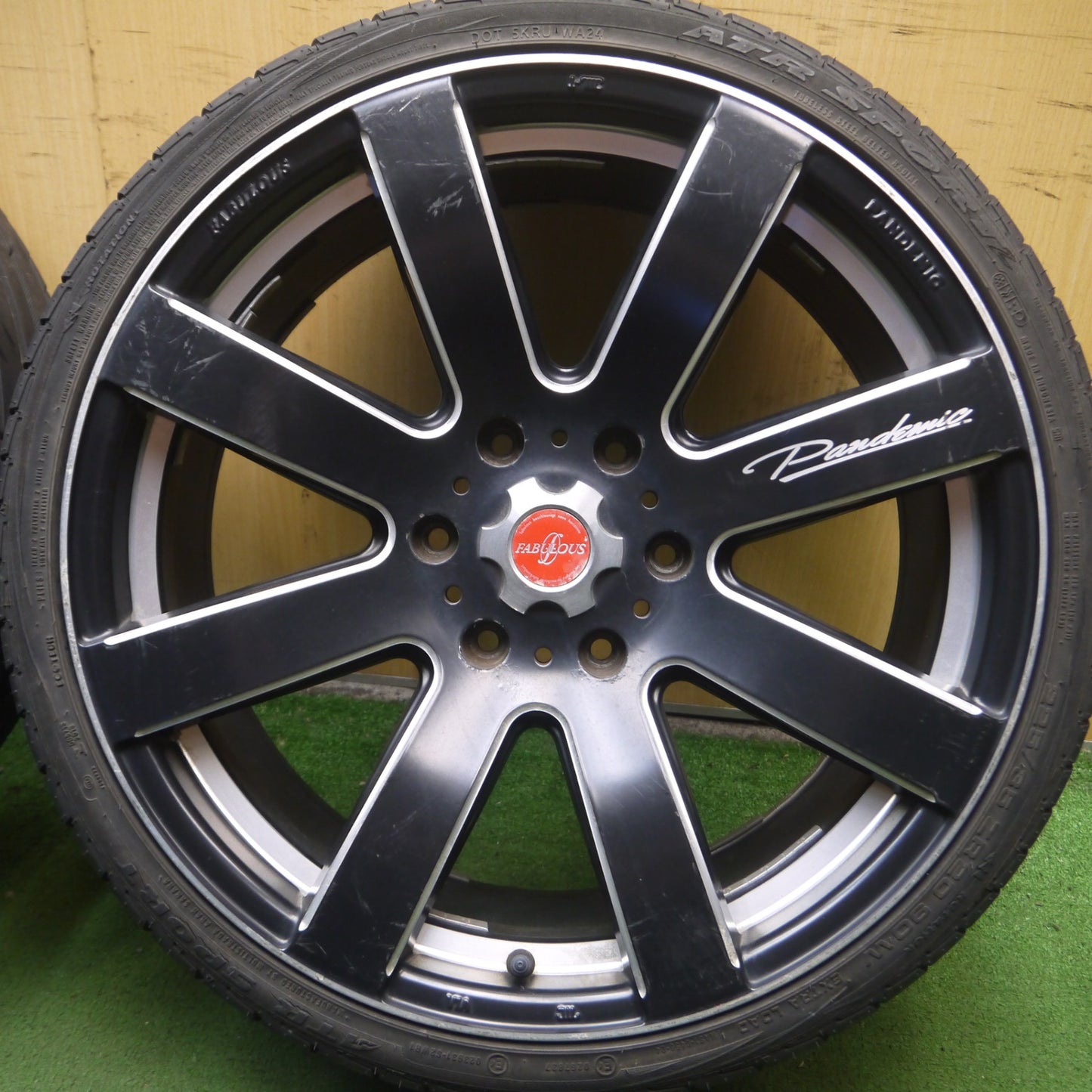 *送料無料* バリ溝！9分★FABULOUS LW-8 225/35R20 ATR SPORT2 ATRスポーツ2 ファブレス 20インチ PCD139.7/6H★4071001Hノ