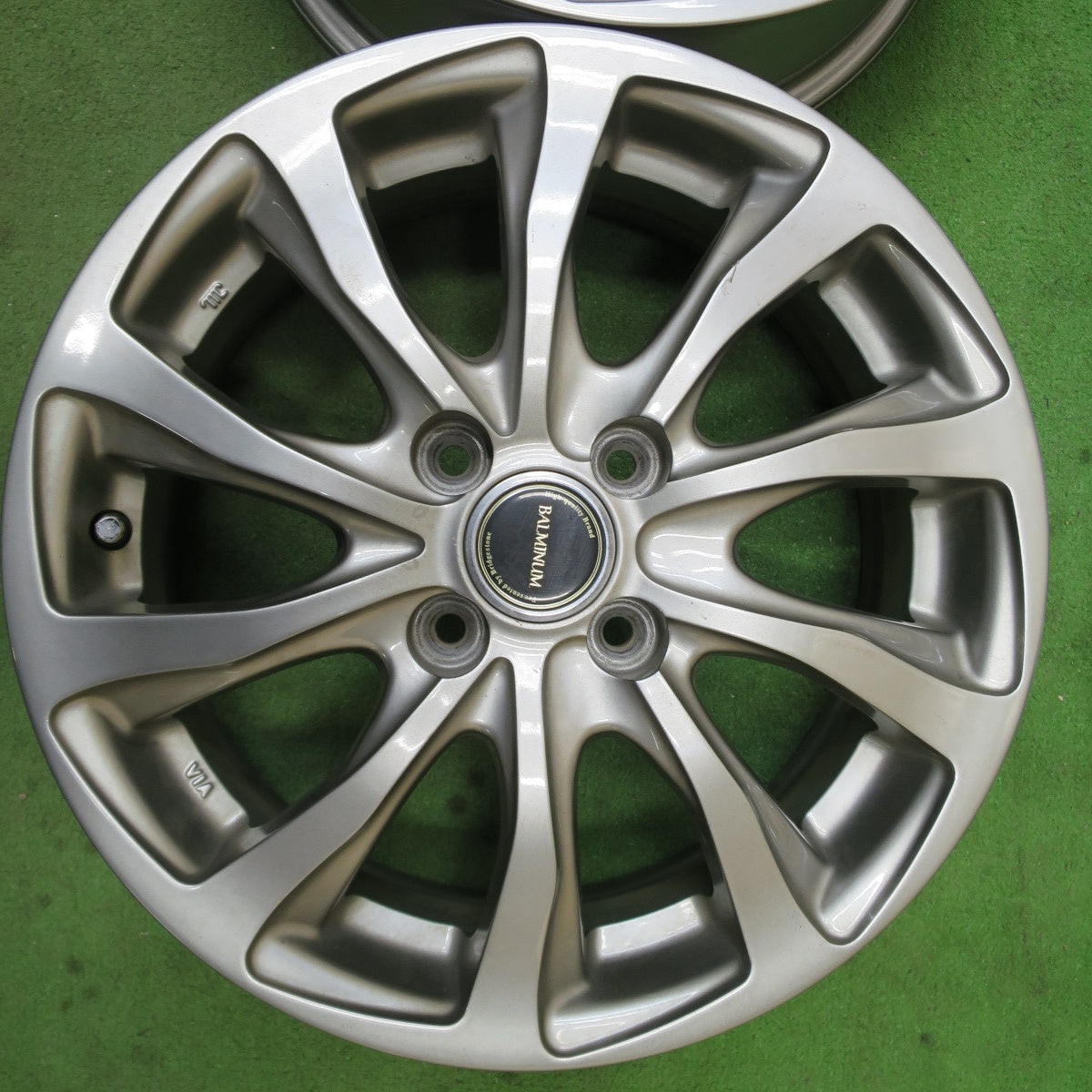 4本価格★BALMINUM TR10 バルミナ ブリヂストン製 15インチ ホイール 15×5.5J PCD100/4H★6030903NGホ