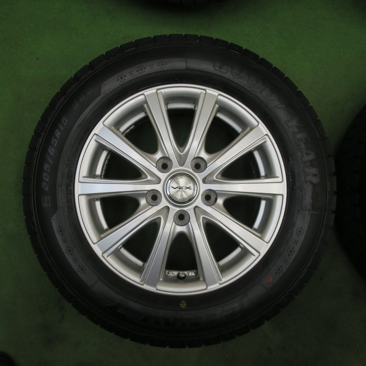 バリ溝！22年！キレイ！9分★スタッドレス 205/65R15 グッドイヤー アイスナビ7 V.E.X. VEX 15インチ PCD114.3/5H★6021203TTス