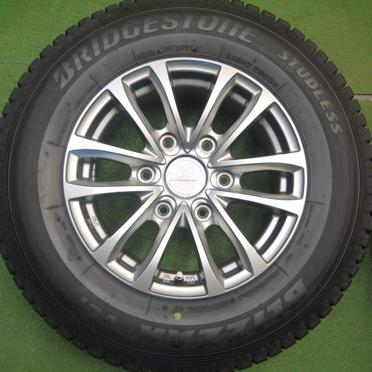 バリ溝！21年！キレイ！9.5分★スタッドレス 195/80R15 107/105L ブリヂストン ブリザック VL1 PRODITA プロディータ 15インチ PCD139.7/6H★5021709Hス