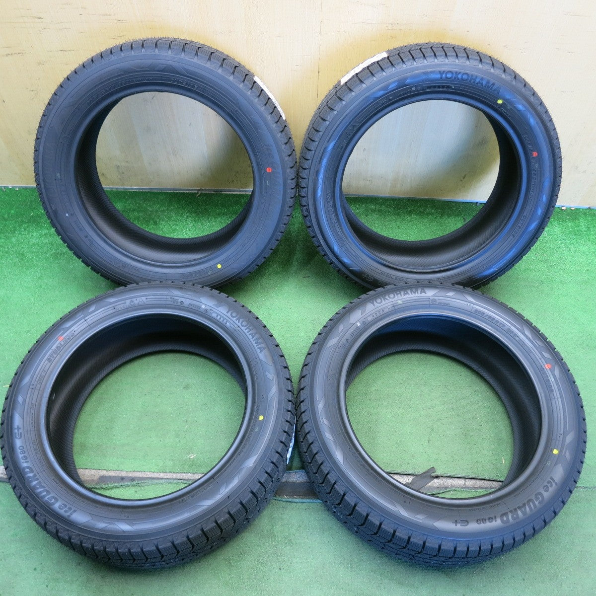 未使用！25年◎スタッドレス 205/55R17 ヨコハマ アイスガード iG80 E+ タイヤ 17インチ ノア ヴォクシー エスクァイア 等◎6081402HAスタ