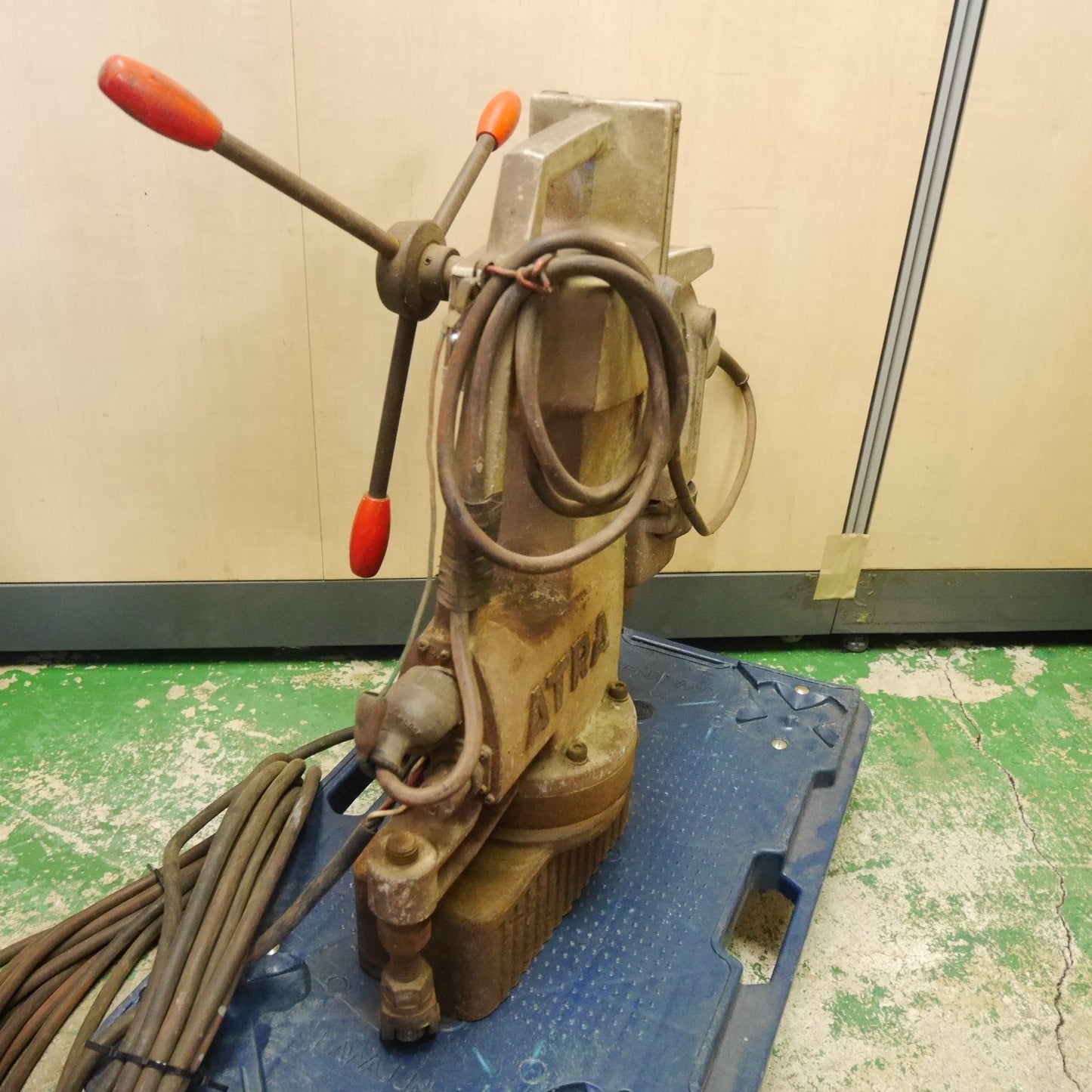 【岐阜発 直接引取限定】☆日東工器 ATRA MASTER 磁気ボール盤 M-250 アトラマスター 電動 工具 200V 穴あけ 加工 現状品☆