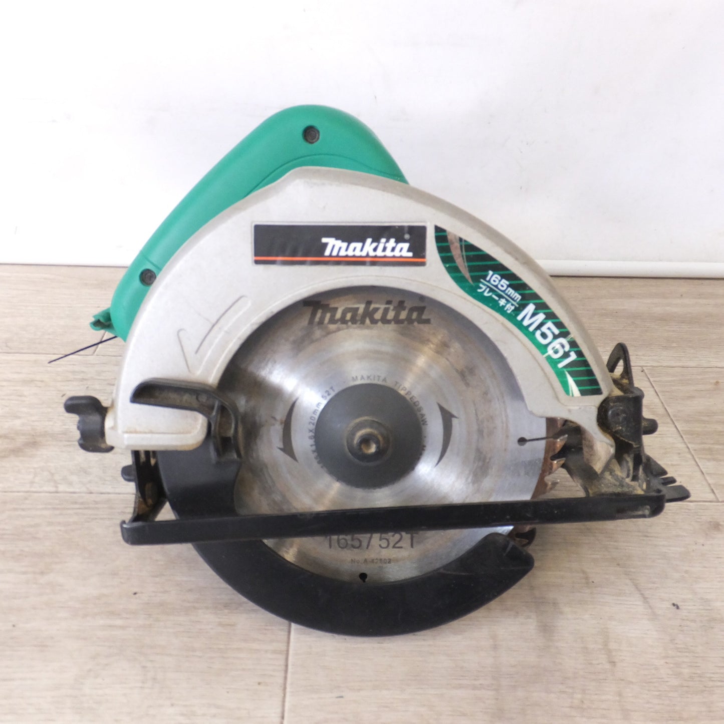 [送料無料] ★マキタ makita 165mm マルノコ M561　100V 11A 50-60Hz 1050W　アステージ NCBOX25　セット★