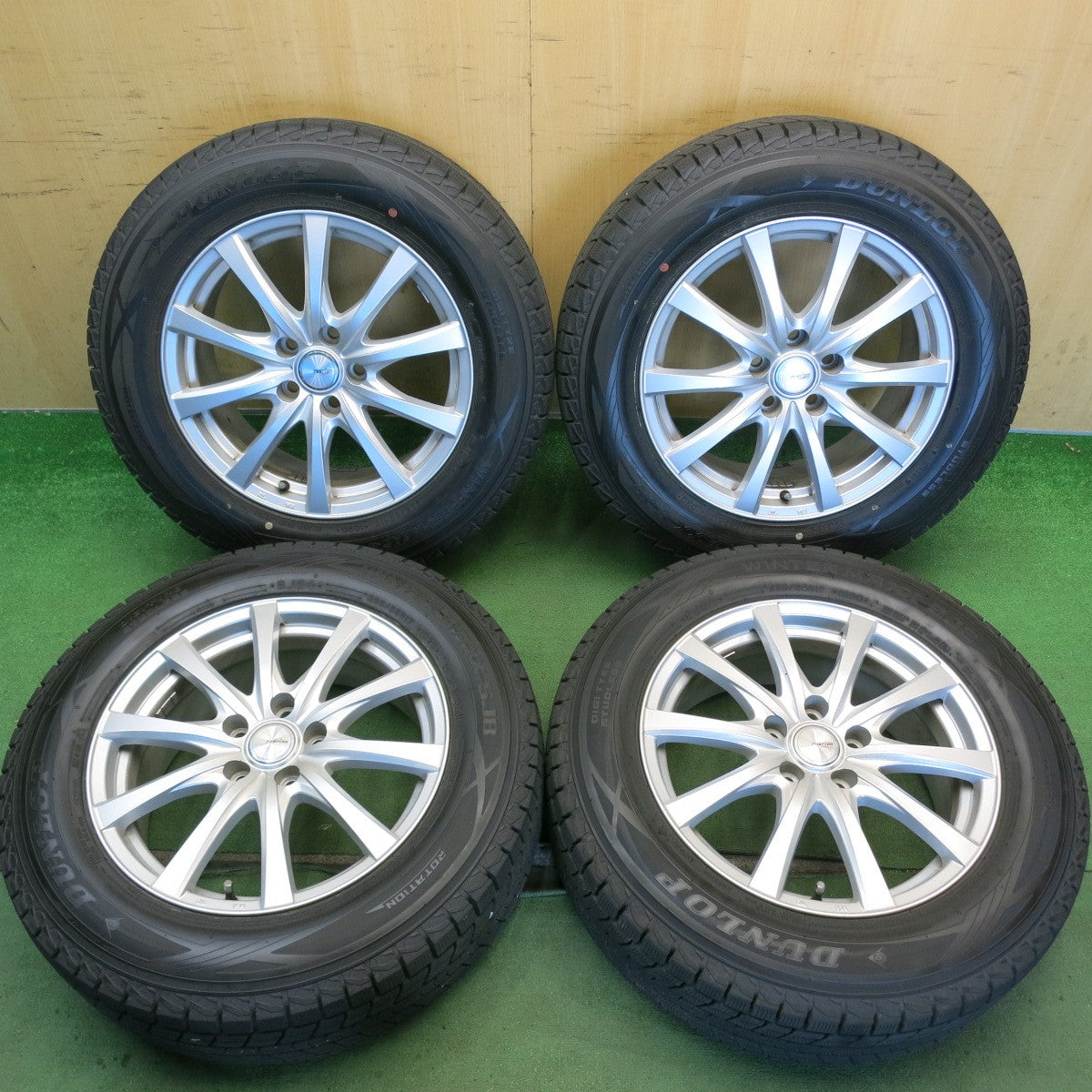バリ溝！24年！9.5分◎スタッドレス 225/65R17 ダンロップ ウインターマックス SJ8 + ravrion RS01 ラブリオン 17インチ PCD114.3/5H◎6081401HAス
