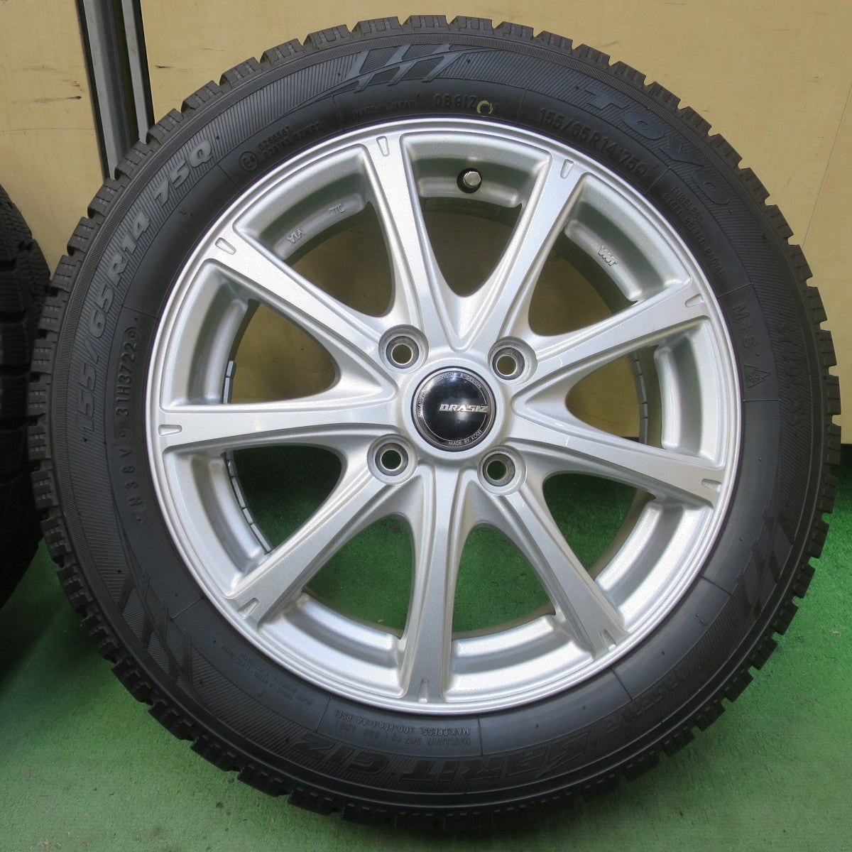 バリ溝！22年！キレイ！9分◎スタッドレス 155/65R14 トーヨー オブザーブ ガリット GIZ QRASIZ KOSEI クレイシズ コーセイ 14インチ PCD100/4H◎6092310イス